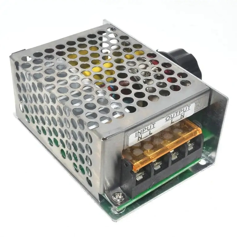 Digitālais gaismas un temperatūras regulators Regulē spuldžu spilgtumu un elektrisko rezistoru temperatūru