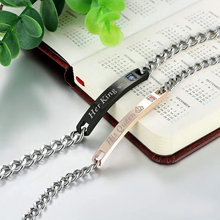 Ideāla dāvana pāriem – aproču komplekts Romantisks dāvanu komplekts pāriem, aproces Her King un His Queen