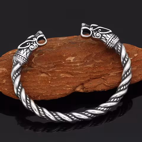 Vikingu aproce ar vilka galvu – Gotiskais modelis iedvesmots no seriāla “Vikings” vīriešiem