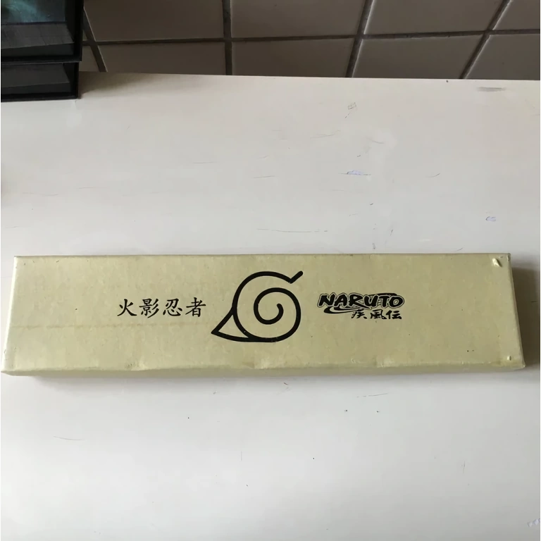 Kunai replika displejam, iedvesmota no Naruto anime sērijas