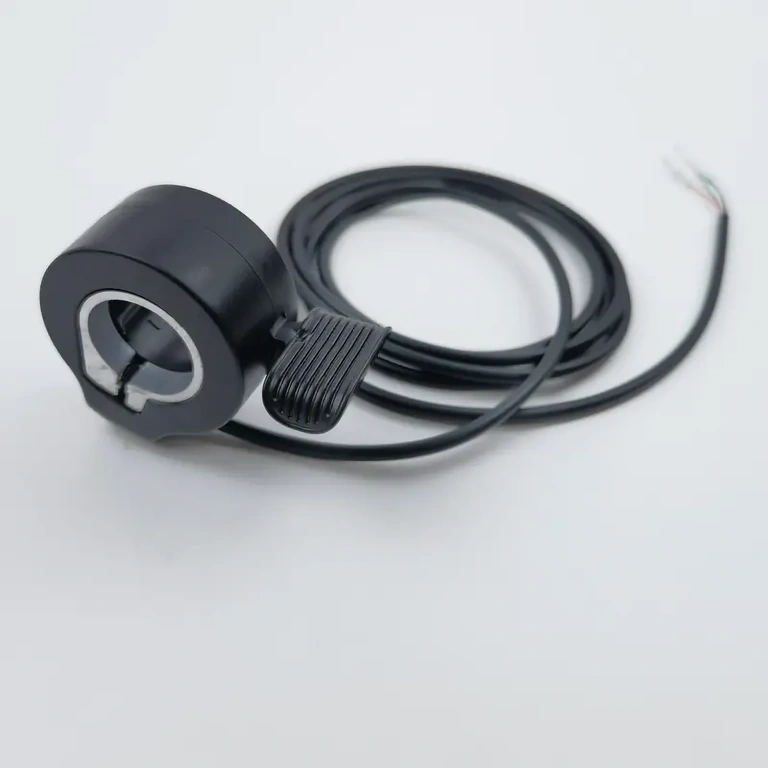 Pirkstu vadāma bīdāmā aizbīdne velosipēda ātruma kontrolei