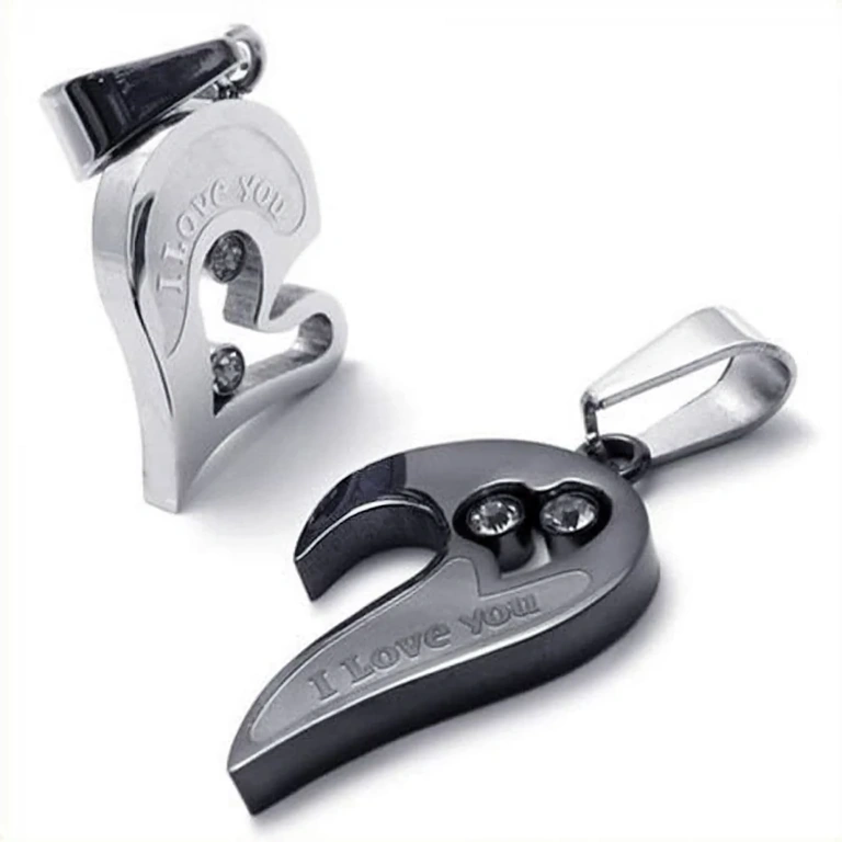 Divu sirdis kuloni pāriem Divi sirds kuloni mīlošiem pāriem