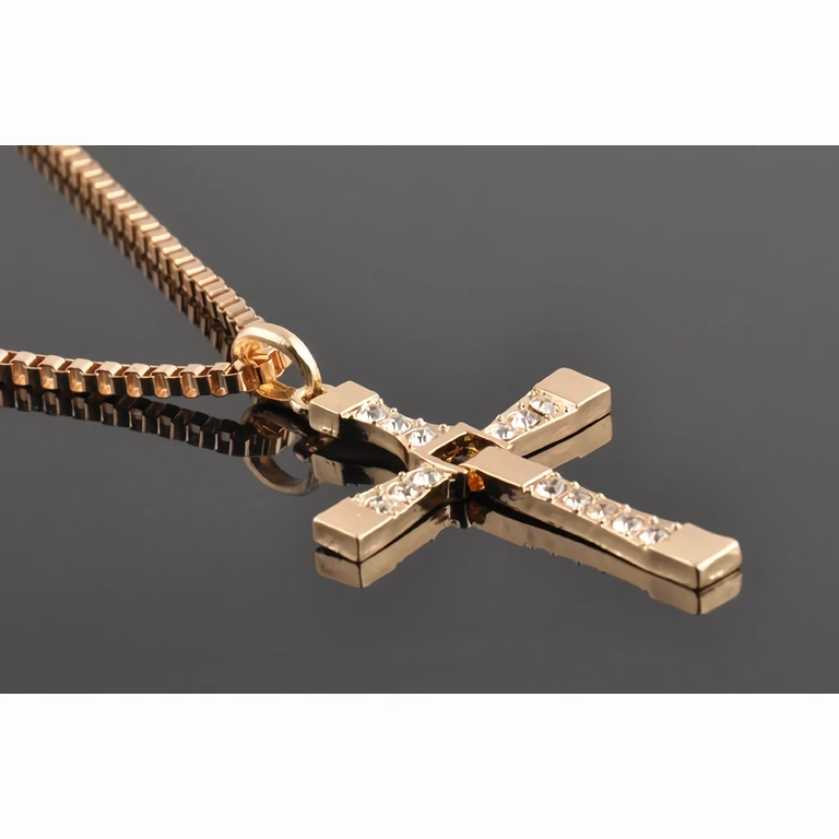 Zelta kulons iedvesmots no Fast and Furious stila