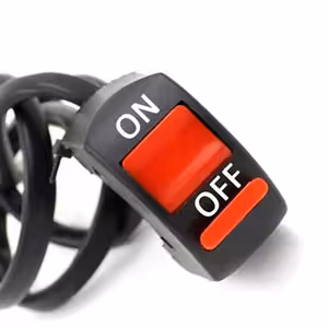 Stūres ON/OFF slēdzis 12V–48V motocikliem, velosipēdiem, skūteriem, ATV