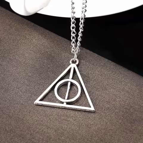 Harry Potter Deathly Hallows trijstūra sudraba kulons – maģiskais rotājums