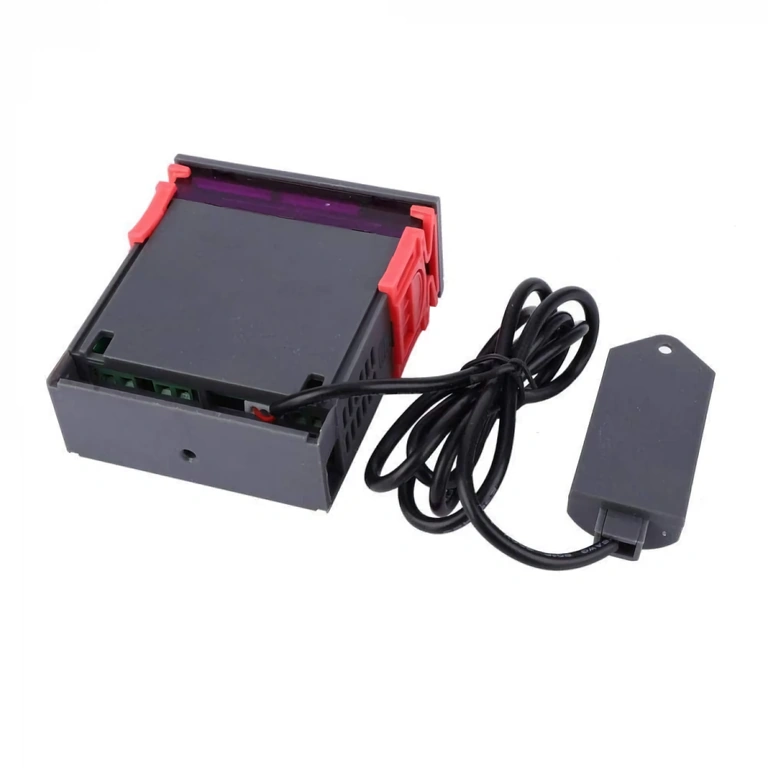 Digitālais paneļa kontrolieris ar sensoru STC-3028