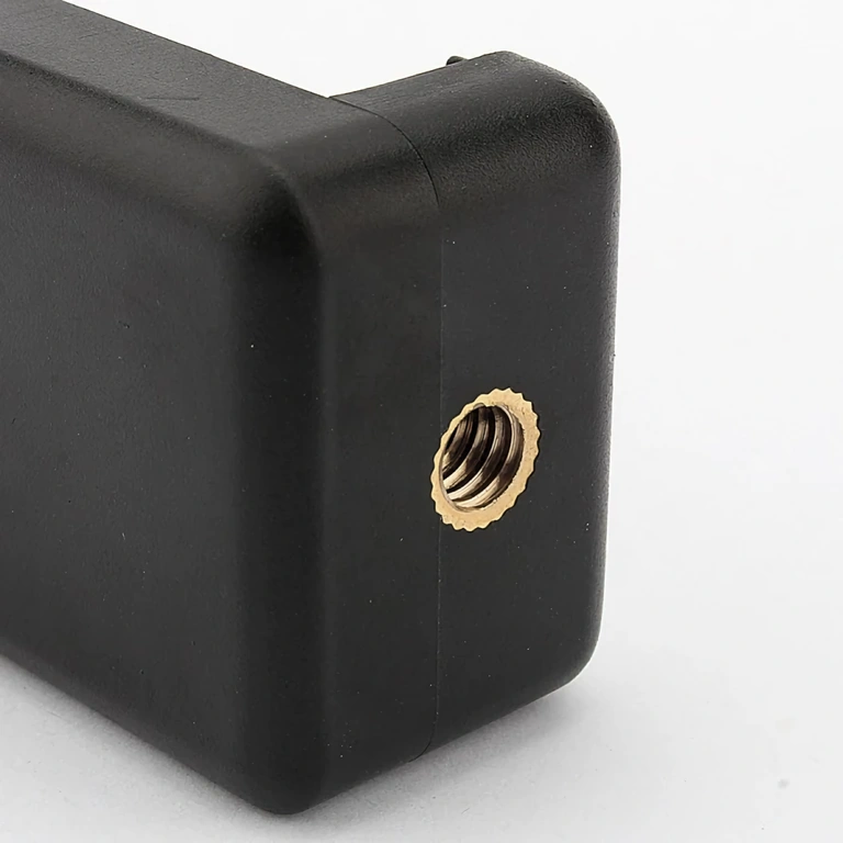 Adapteris saderīgs ar visiem viedtālruņiem statīva montāžai