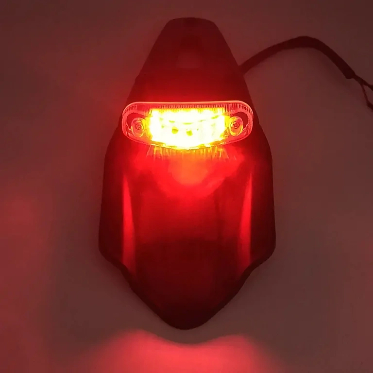 LED aizmugurējā bremžu lampa ar 12 sarkaniem LED, piemērota off-road
