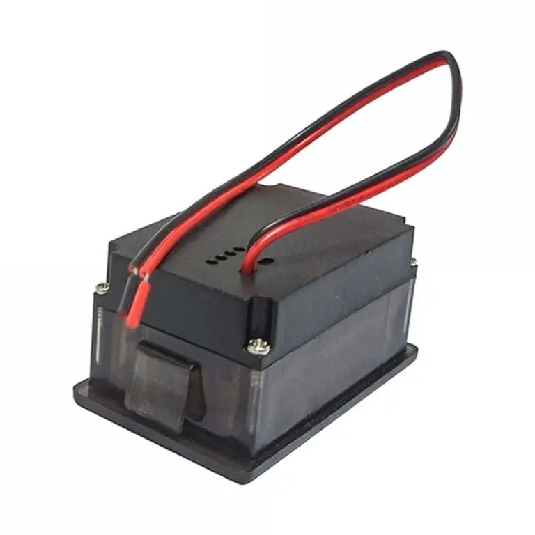 Universālais digitālais voltmetrs 12V-72V akumulatoriem Precīzs sprieguma mērījums automašīnās un elektriskajās sistēmās ar skaidru displeju