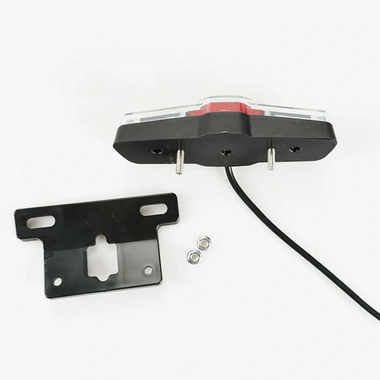 6 vadu kabelis: signāls, pozīcija, bremze – pilna aizmugures apgaismošana