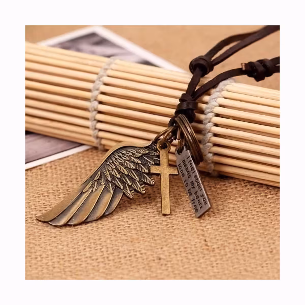 Vīriešu vintage kaklarota ar krusta un spārna piekariņu