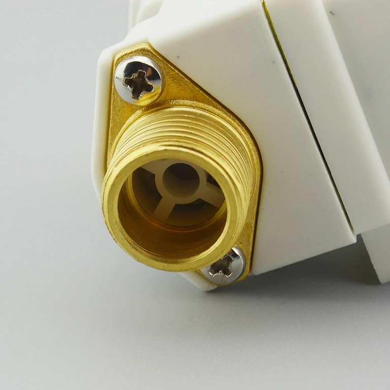 Normāli aizvērta 12V elektroventiļa ūdenim, ½ collu pieslēgums, ideāli piemērota saules sistēmām