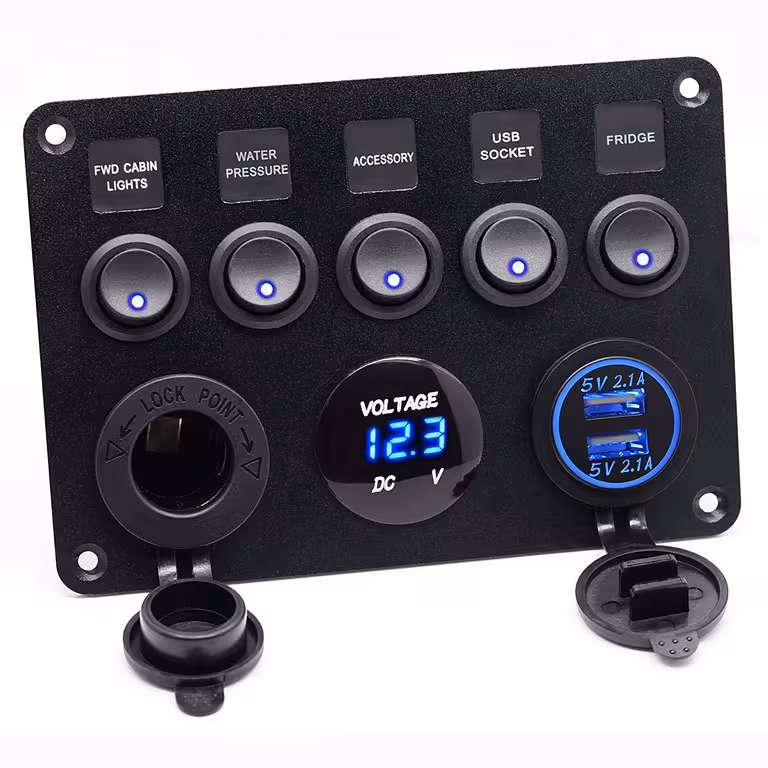 Auto slēdžu panelis 5 pogas ON/OFF ar voltmetru, kontaktligzdu un USB lādētāju – 12V/24V, IP65 izturīgs