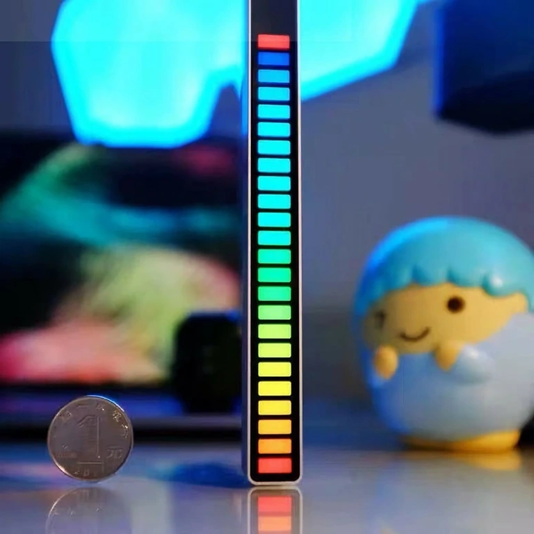 Pārnēsājams RGB LED stienis ar vairākiem režīmiem un reakciju uz mūziku