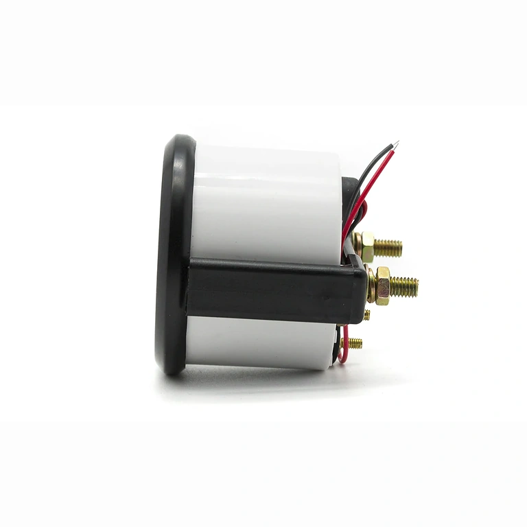 Degvielas līmeņa indikators traktorā