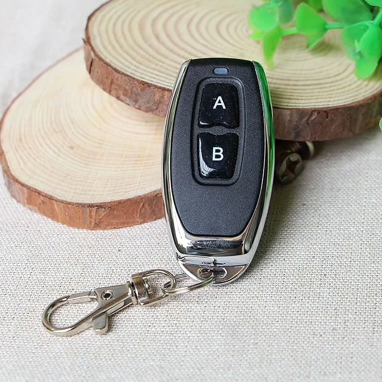 Mazā, viegli pārnēsājamā tālvadības pults automatizācijas sistēmām