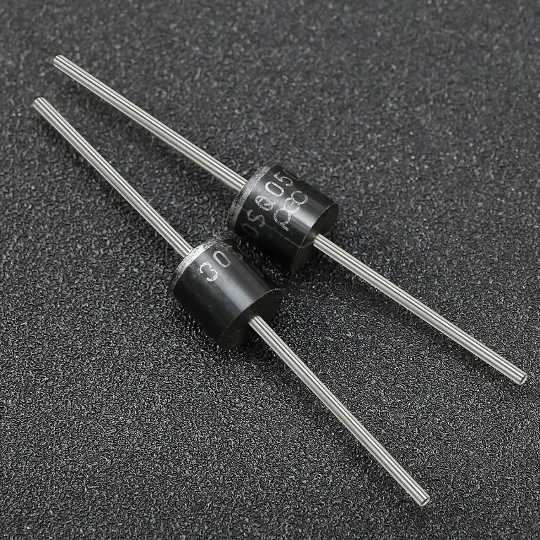 50V Schottky diode aizsardzībai pret atpakaļizlādi saules sistēmās.