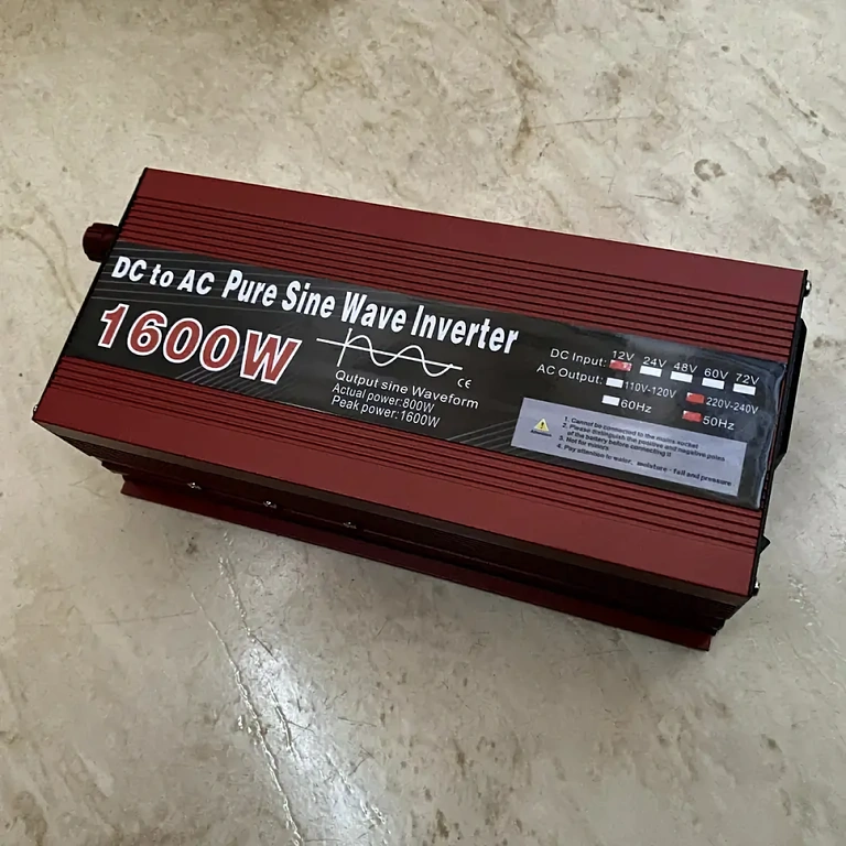 Portatīvais 12V-220V invertors kemperim Enerģijas piegādes risinājums kempingiem un kemperiem.