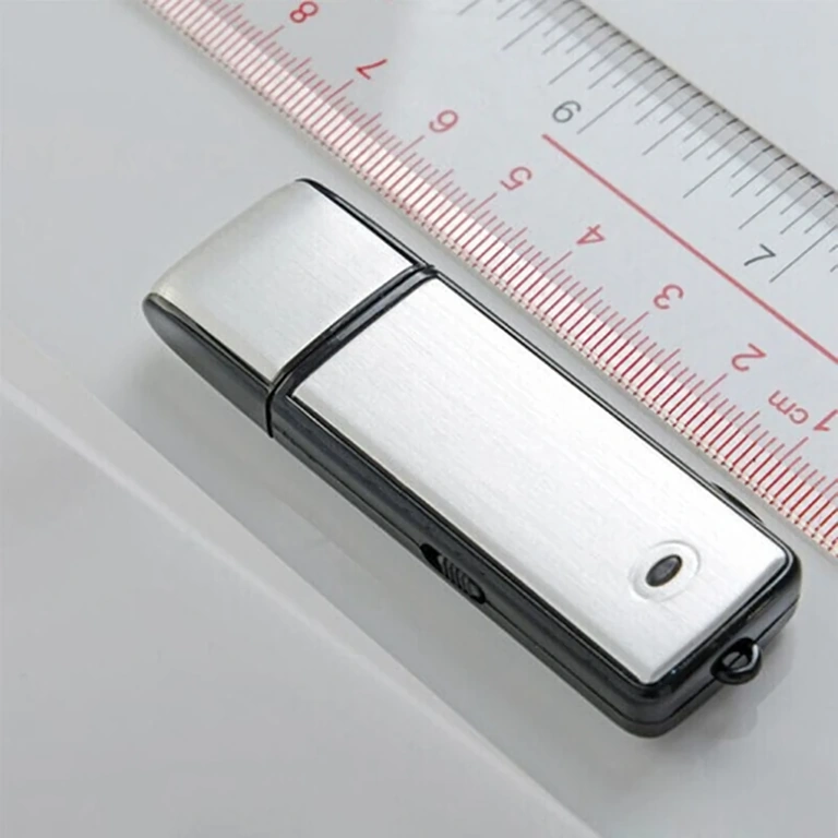 Diskrēts USB zibatmiņas spogulis ar neredzamu LED indikatoru ierakstīšanai