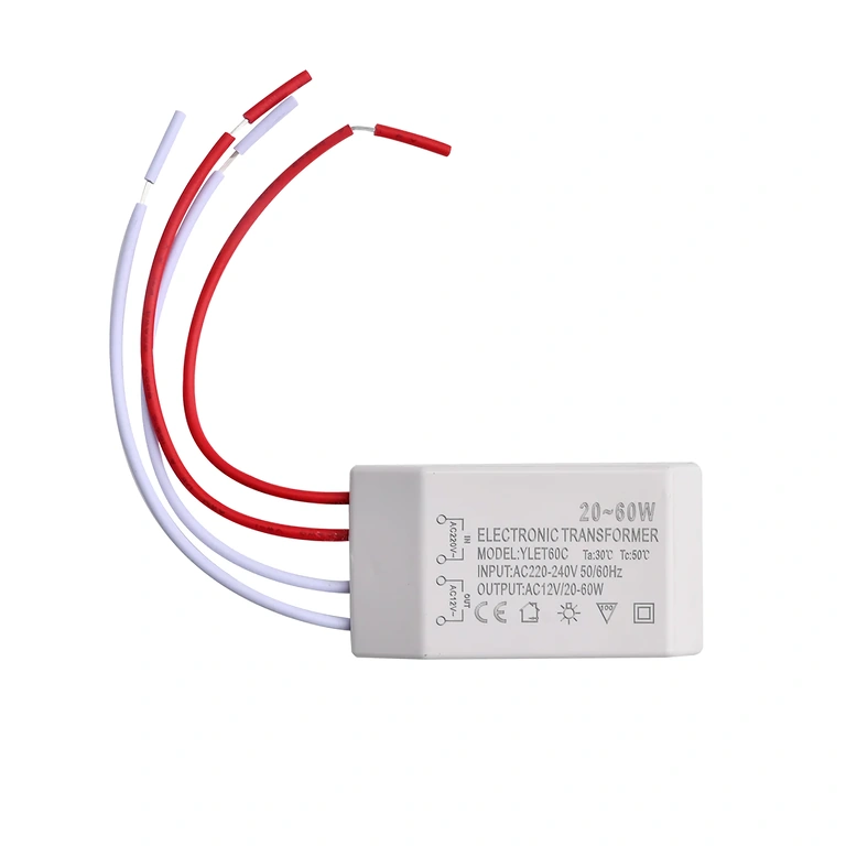 Speciāls transformators halogēna lampu barošanai 12V