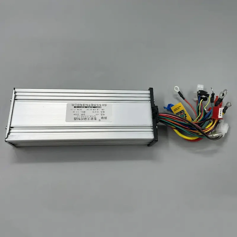 Harley elektriskā skrejriteņa kontrolieris 2000W 45A Uzticams kontrolieris Harley skūterim, jauda 2000W, strāva 45A