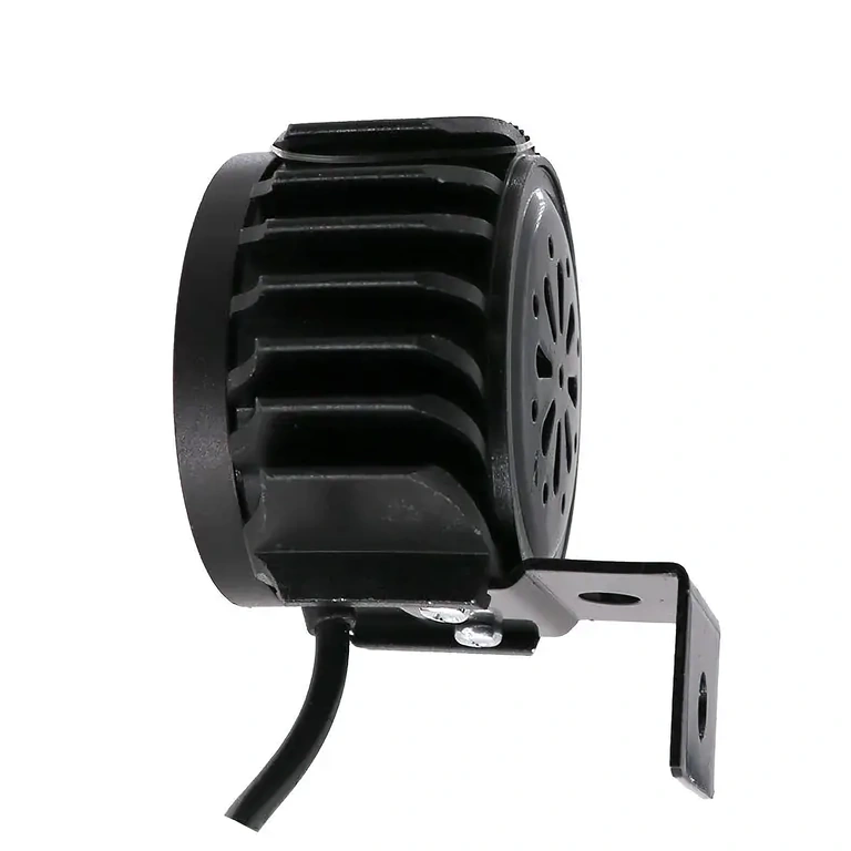 LED lukturis – skats no sāniem Priekšējais skats uz e-trotineta un e-velosipēda lukturi, izslēgts