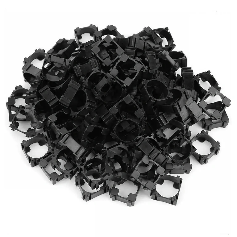 100 Li-ion 18650 akumulatoru moduļu turētāji – pārskats Liels komplekts ar 100 modulāriem 18650 šūnu turētājiem