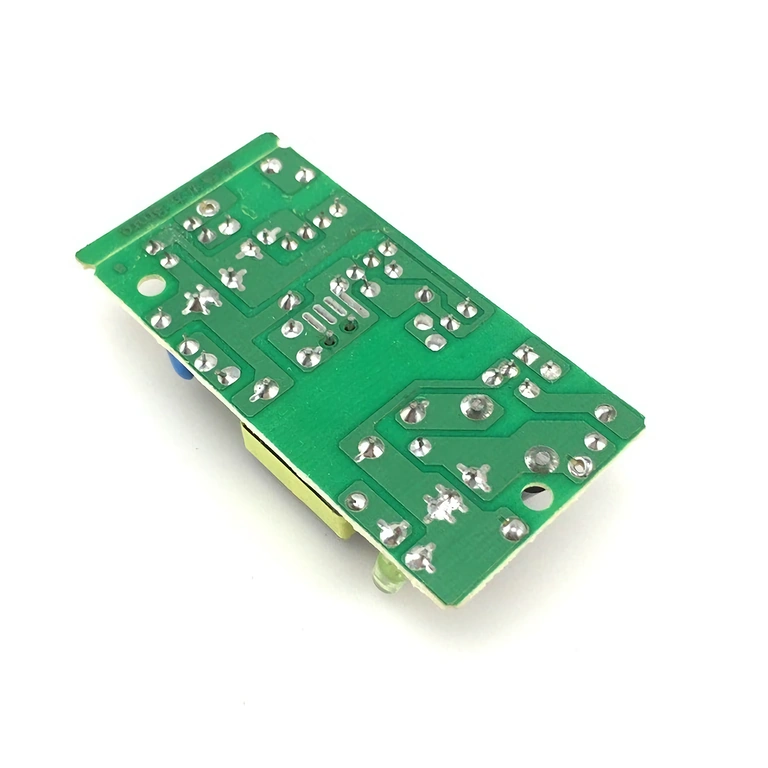 Slēgtais barošanas avots – switching tehnoloģija Attēls ar pārslēdzamu 5V 2A barošanas avotu ar switching tehnoloģiju