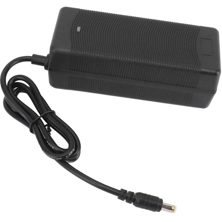 48V–54,6V 2A lādētājs skrejriteņiem, velosipēdiem un skuterēm, ar aizsardzību un LED indikatoru