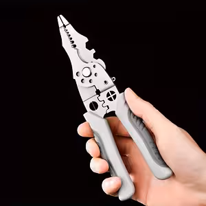 Elektriķa universālie knaibles kabeļiem – griešana, izolācijas noņemšana, mizas noņemšana un kniedēšana 6-in-1