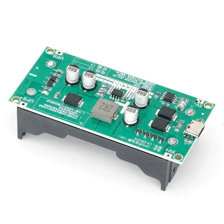 Mini UPS modulis pieslēgts ar 2 akumulatoriem 18650, gatavs nepārtrauktai barošanai