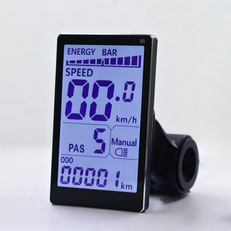 Kontrolieris un M5 displejs – sānskats Kontroliera un M5 displeja komplekta sānskats elektriskajam velosipēdam 500W–1000W
